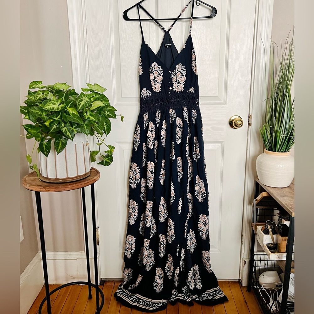 FashionNova Navy Floral Maxi - M